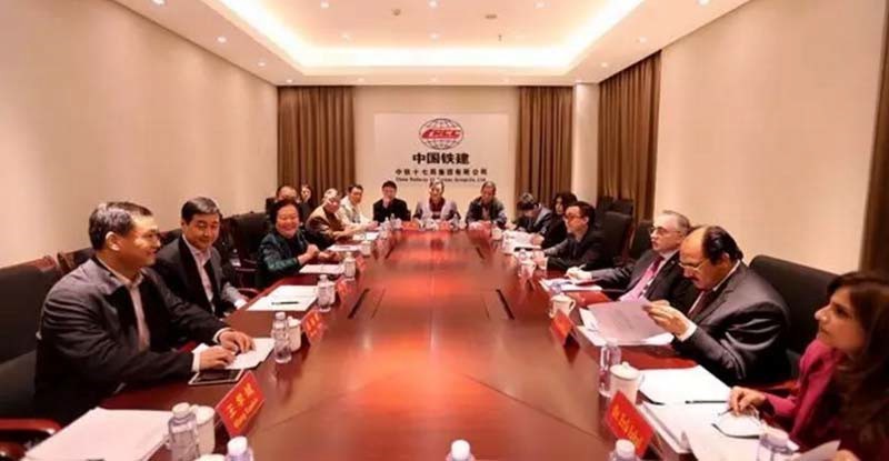 中巴双方代表进行会谈.jpg
