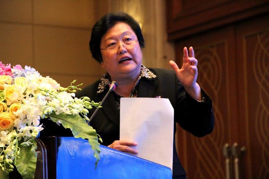 全国人大常委会委员、外事委员会副主任委员，中国社会科学院蓝迪国际智库项目专家委员会主席赵白鸽主持开幕式.jpg