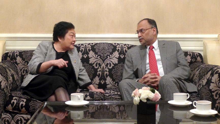 赵白鸽博士与 Ahsan Iqbal 部长亲切会谈.jpg