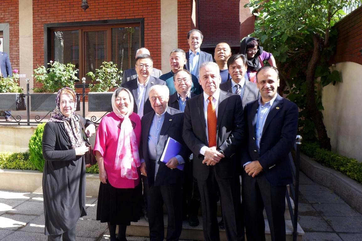 蓝迪国际智库平台代表团与伊朗-中国商会合影.jpg
