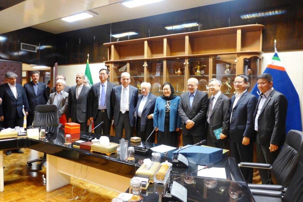 蓝迪国际智库平台代表团访问伊朗工业、矿业与贸易部.jpg