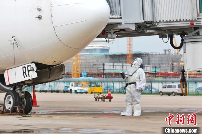 杭州—雅加达航线启航浙江百名“一带一路”建设者返岗